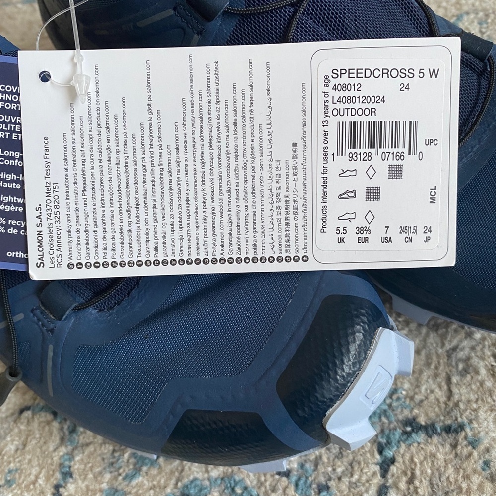 BRAND NEW Salomon trail running shoe